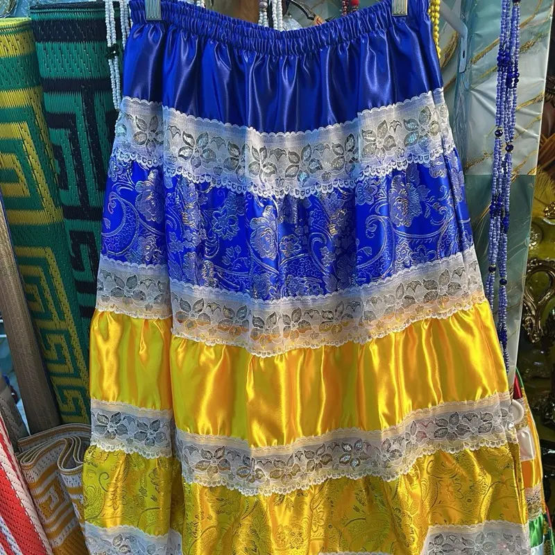 Saya de satin  con encaje de las dos aguas