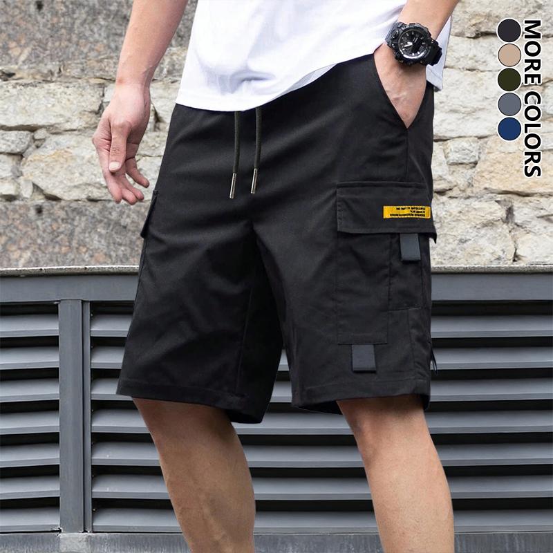 Men’s casual cargo shorts with multiple pockets and a drawstring, American street style, minimalist and versatile—ideal for everyday outings and outdoor activities.