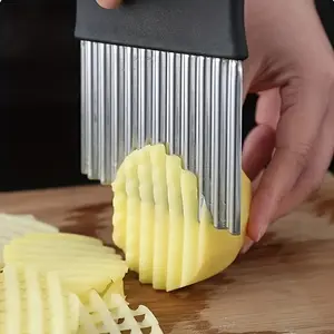 1pc Wavy Potato Knife, Household Kitchen Slicer, Vegetable Cutter, French Fry Melon And Fruit Exquisite Cutting Knife - Kitchen Vegetable Cutting Tool