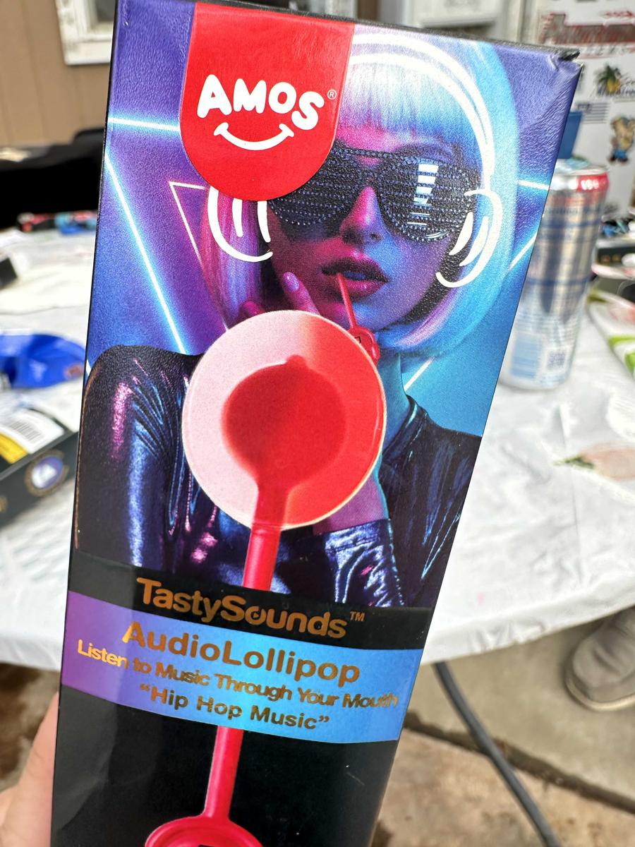 Item: Strawberry 1 pcs + cherry 1 pcs