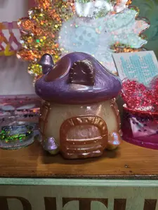 Resin Mushroom House Jar - Enchanting Design for Storing Trinkets & Jewelry - Sturdy Resin Construction with Secure Lid - Perfect Home Decor Accent - Bottles