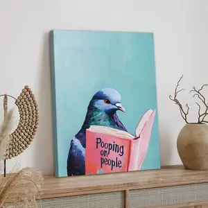 1pc Wooden Framed, Pigeon Reading Pooping on People Book Wall Decor, Funny Pigeon Print, Bird Reading Funny Book Art Poster, Humorous Animal Art Painting, For Bathroom, Bedroom, Living Room, Home Decor