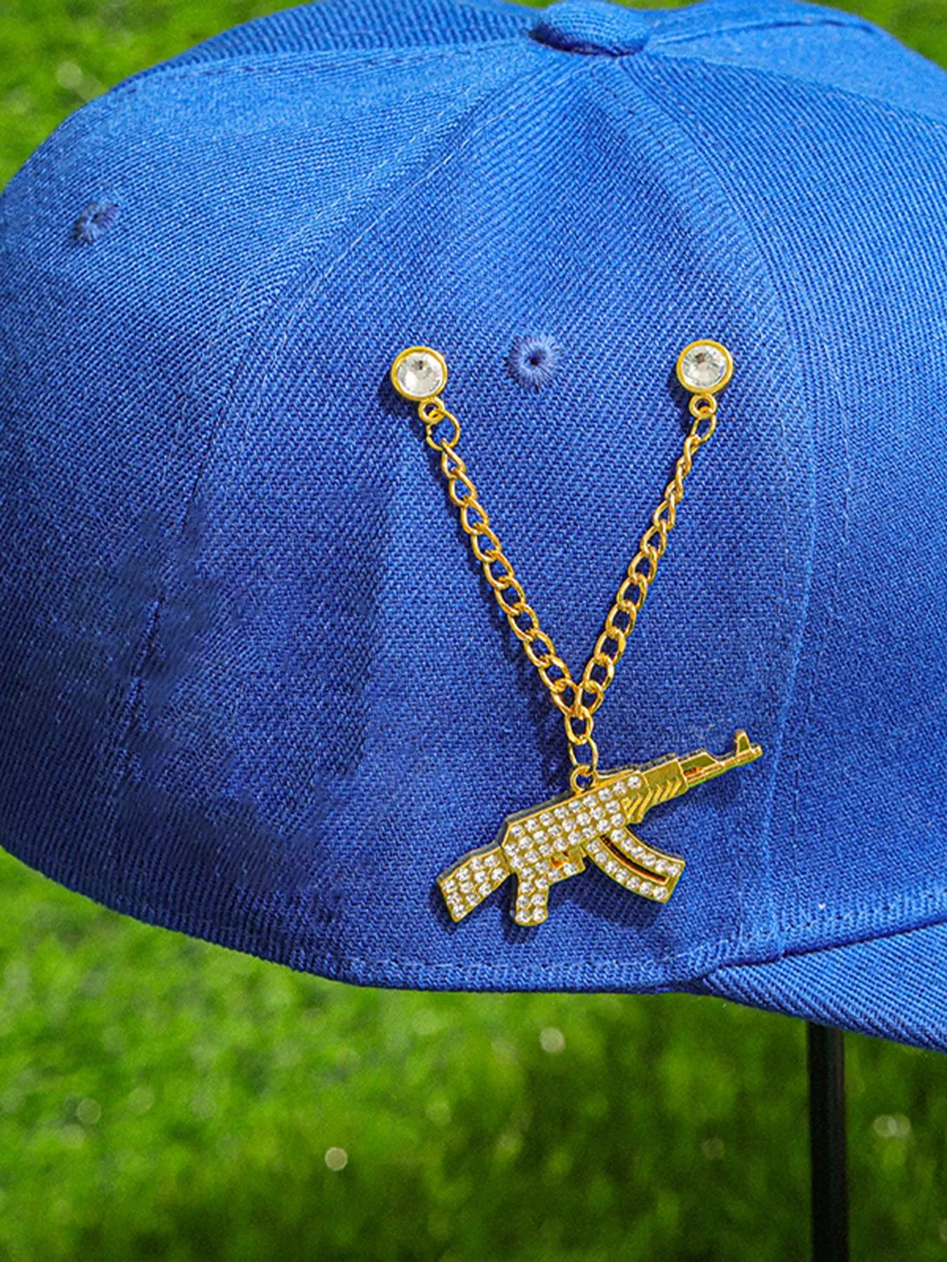 Cartoon Gun Design Brooch Pin Clip, Rhinestone Decor Baseball Cap Decoration Hat Clip, Fashion Accessories for Men & Women, Bling Stylish Accessory, Trendy All-match & Exquisite Brooch for Birthday Gift