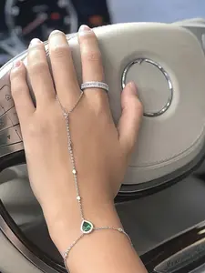 New Water Drop Rhinestone Bracelet for Women, Simple Unique Design Ring Finger Chain, Integrated Fingertip Bracelet