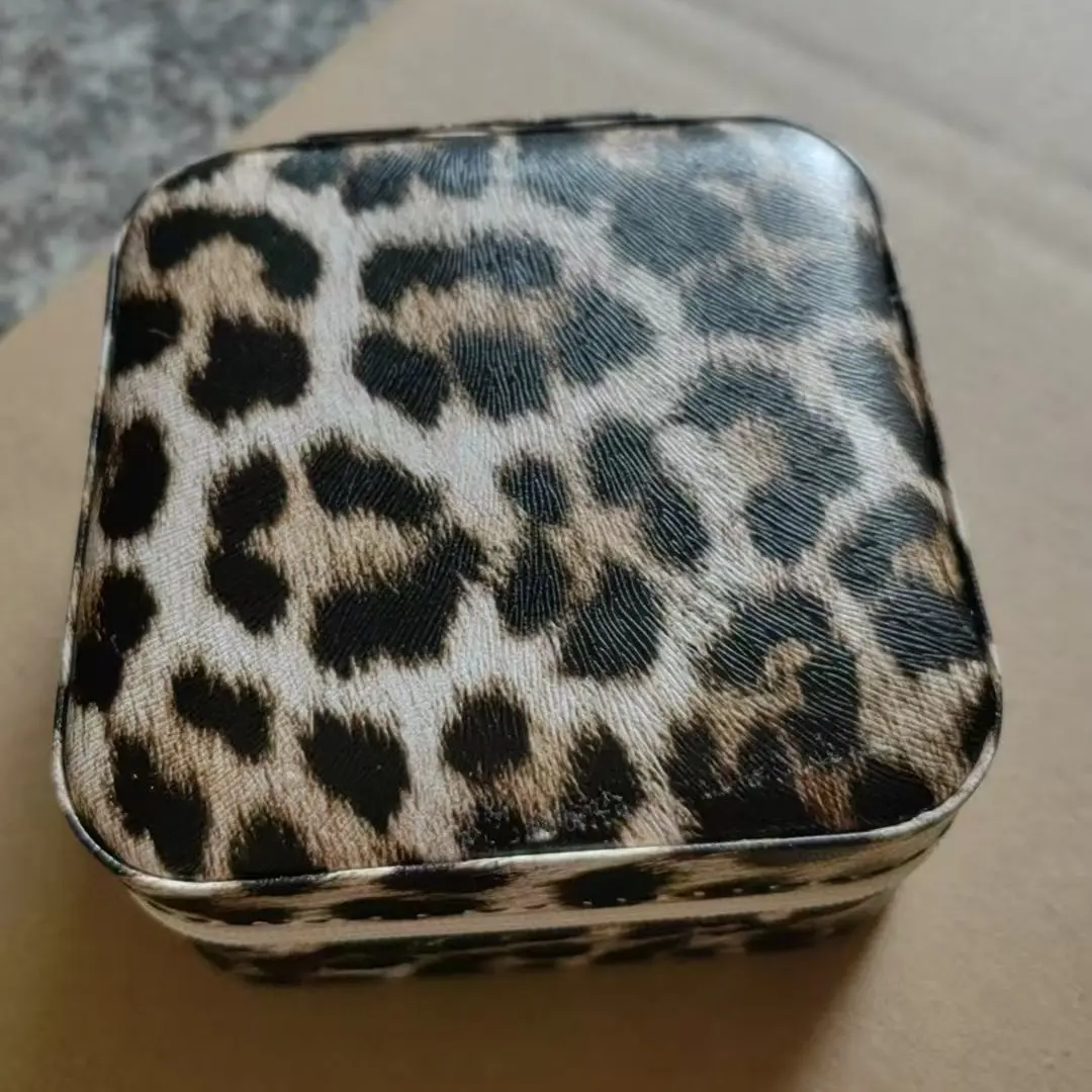 Leopard print, 2 pieces
