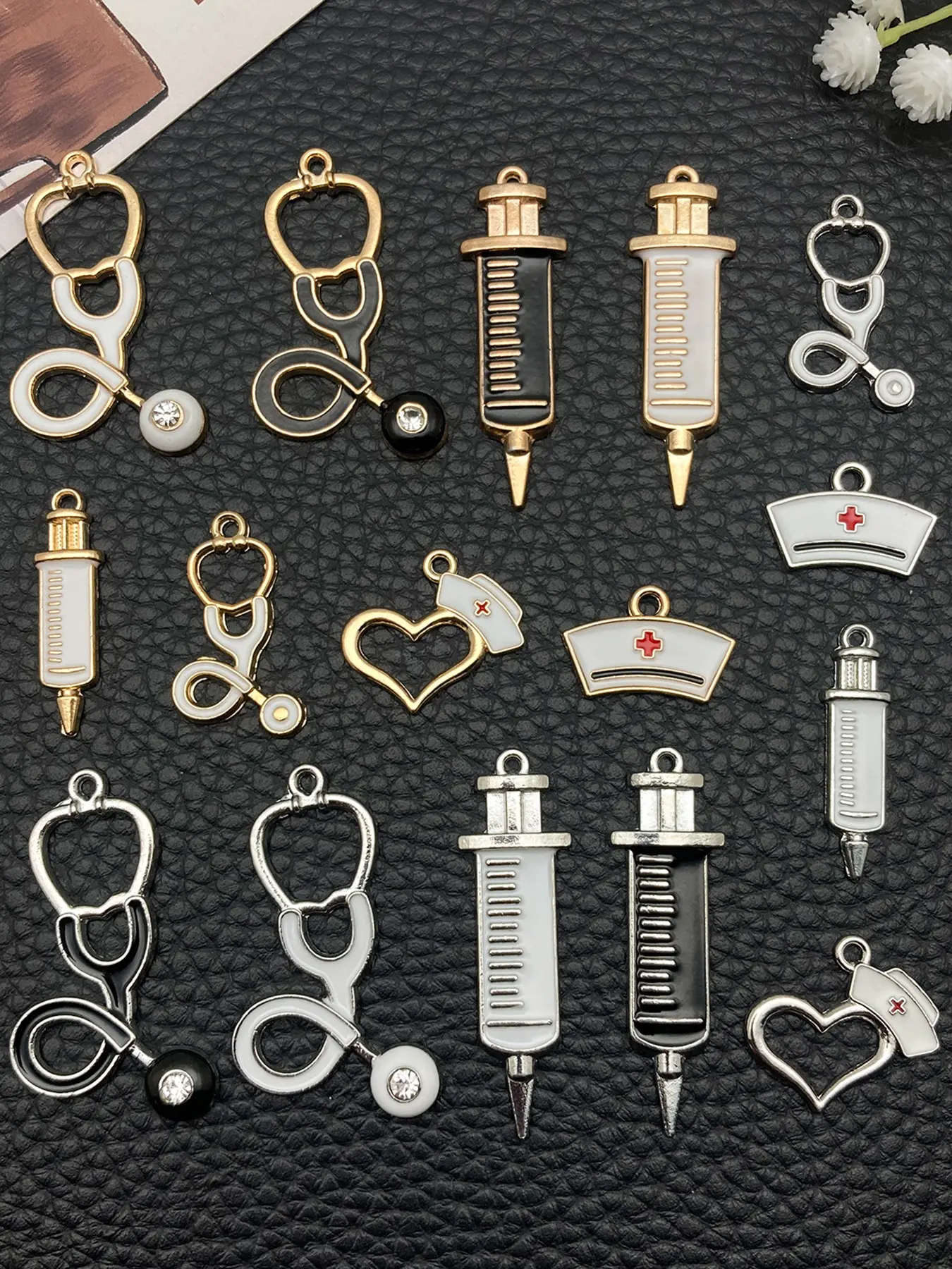 8/12pcs Fashion Enamel Medical Series Charm Stethoscope Syringe Nurse Cap Alloy Pendant for DIY Bracelet Necklace Earrings Jewelry Making Craft Accessories DIY Pendants