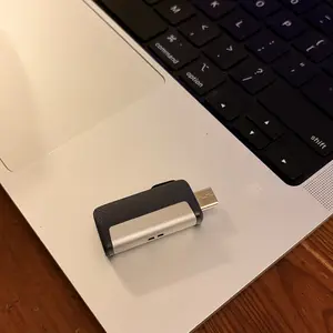 Docket Mini Portable Offline AI Workstation 128GB USB Drive with 7 Pre-loaded Models for macOS Windows Linux