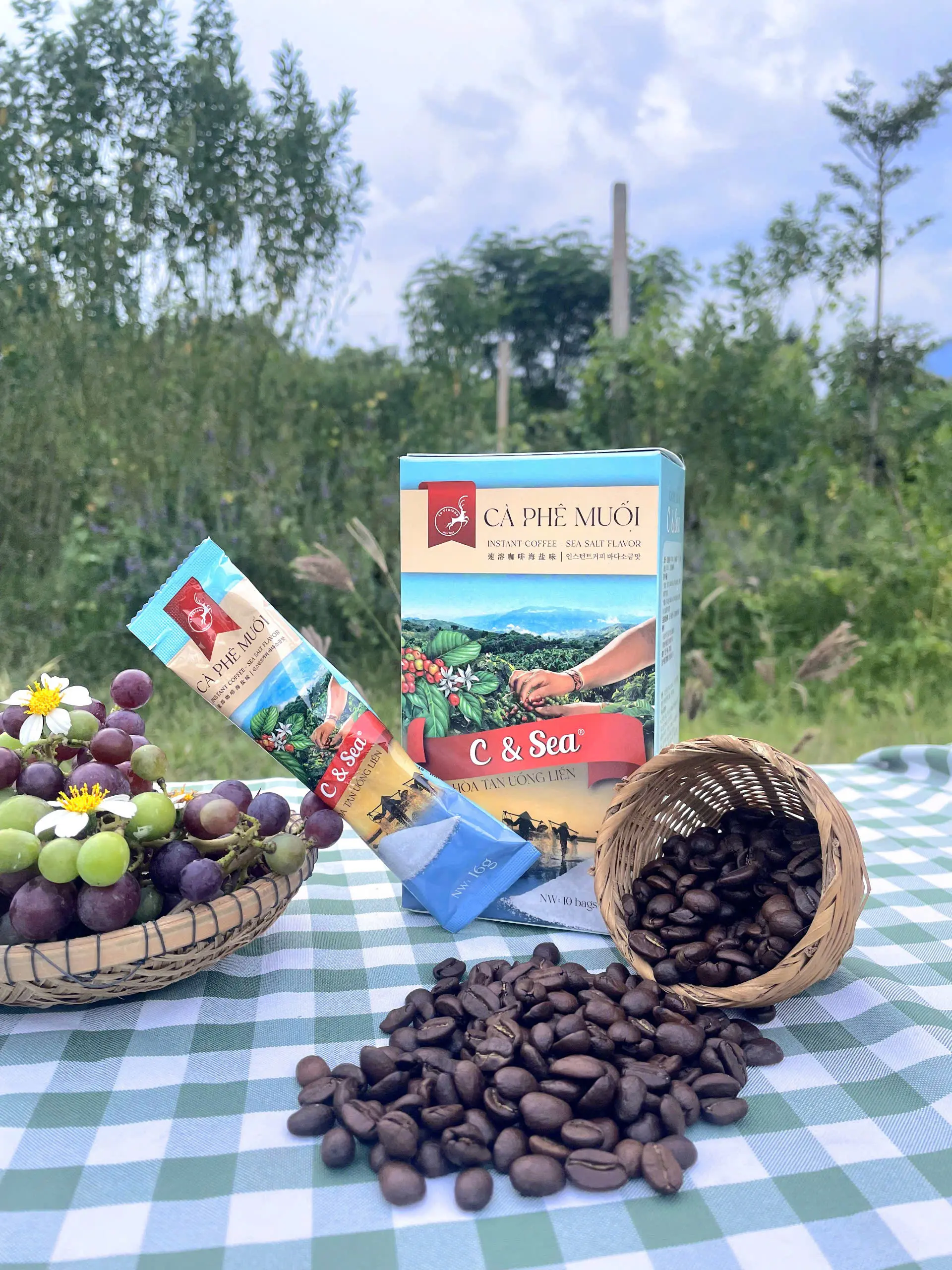 [30 Sticks C&Sea 4-in-1 Instant Coffee] Le Plateau Vietnamese Salted Coffee – Organic, health-safe coffee made from robusta beans and Nha Trang sea salt.