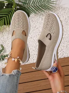 Women's Fashionable Plain Color Lightweight Slip ons Mesh Breathable Sneakers, Casual Comfortable Sports Running Shoes, All-match Round Toe Shoes for Daily Wear, Casual Summer Shoes