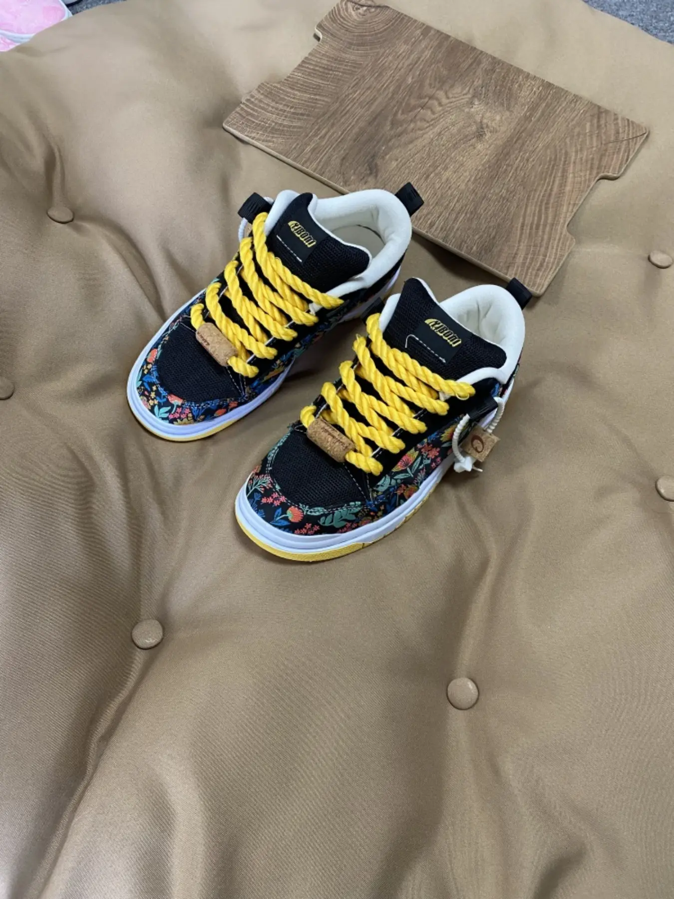 Men's Casual Shoes, Embroidered Thick Tongue Bread Shoes, Large Size Board Shoes, Outdoor Street Fashion, Anti-Slip Durable