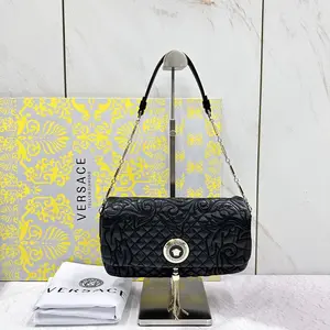 Pre-owned VERSACE Lambskin Shoulder Bags 7.8'' R2529 Shoulder Bag C18379229988 0605 T3 Mia