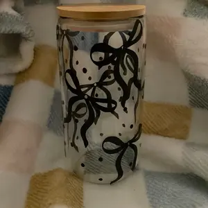 Glass Black Bow Cup