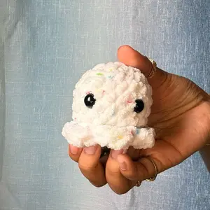 Handmade Happiness Mini Octos - Handmade Crochet Octopus with Soft Yarn & Curly Tentacles -  - Perfect for Play Display or Gift Soft Stuffed Doll Cuddly Stuffed Animal