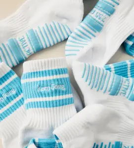 7:55 Active Signature Grip Socks