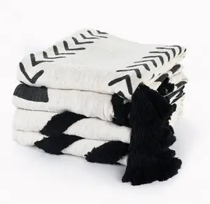 HomeRoots 516490 0.2 x 50 x 60 in. Black & White Woven Cotton Striped Throw Blanket
