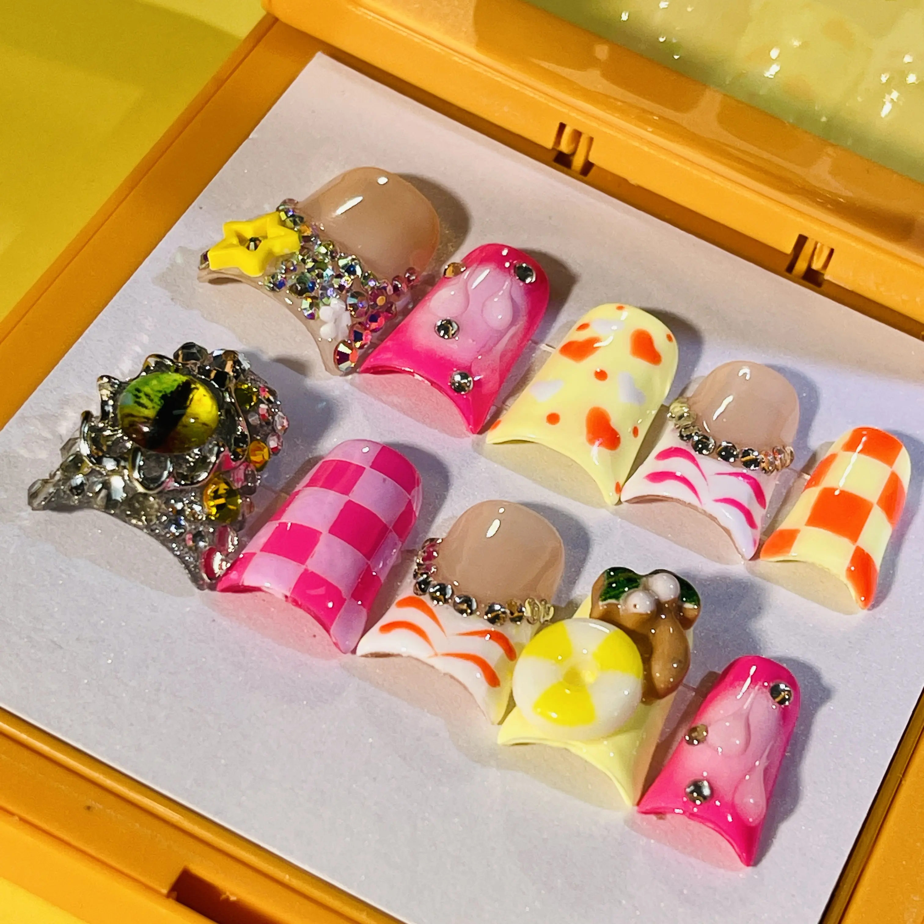 Nails Press On Set, 10 PCS Handmade Duck Shape with Glittering Crystal Clusters and Shimmery Metallic Finish for Home DIY Art, Rhinestone, Acrylic Nails, Handmade Press On Nails