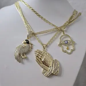 VARIADO DE CADENAS ESPAÑOLAS Hand of Fatima Pendant 23 Inches Gold-Plated Chain Necklace High-Quality Material Elegant Spanish Jewelry