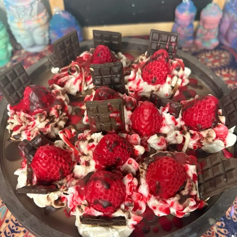 35 oz chocolate covered strawberry candle