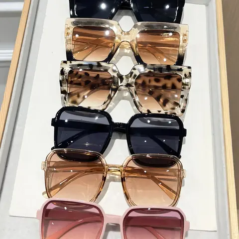 6 Pairs Classic Multi-Color Women's Sunglasses, Durable PC Material, Uv400 Protection, Ideal for Sunshade, Beach Vacation, Fashionable, Stylish Sunglasses, Stylish Shades, Summer Trendy Sunglasses, Trendy Styling Sunglasses, Beach Eyewear