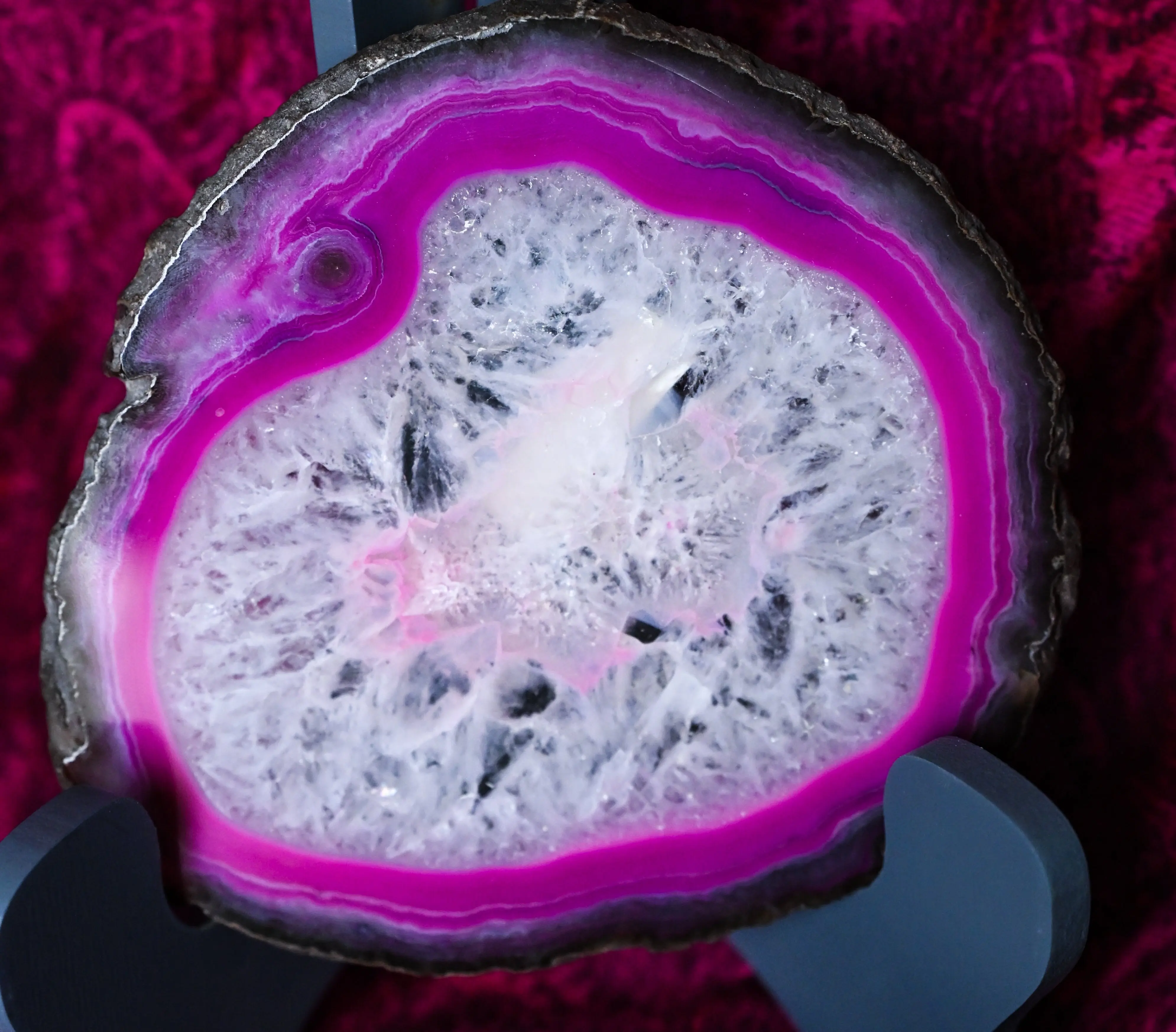Pink Agate Slice 2 - Elegant Gemstone with Unique Cut and Coloration