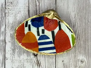 Medium Clam Shell Ring Dish with Buoys