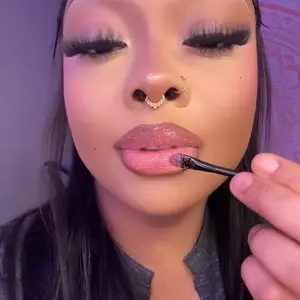 LIPSSOLUSCIOUS Glitter Lip Kit - Pretty Finish for a Shimmering Look, Perfect for Everyday Use, Lip Glitter