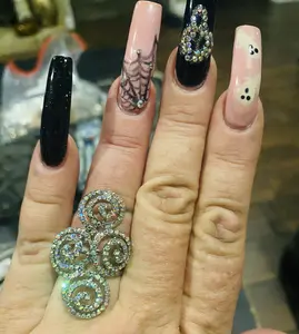 Adjustable scrolling ring