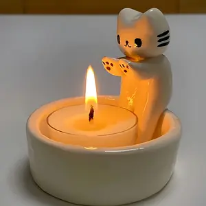 Cute cat candle holder, handmade cat candle holder, a lovely cat decoration for holding candles, suitable for use in homes, bedrooms and living rooms. It is an excellent gift choice for cat lovers.