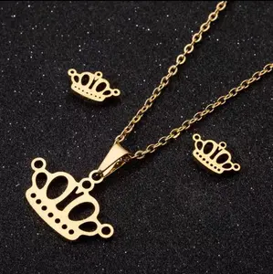 Sets de Corona Gold Necklace and Earrings with Crown Design Jewelry Set