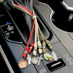 Colgante de la herencia mexicana San Judas, Virgen de Guadalupe y San Benito Cross Necklace Symbolic Necklace