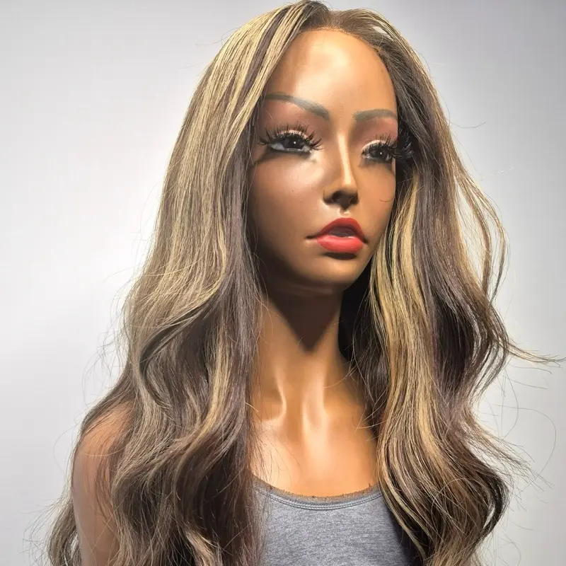 Yoncé Highlighted Golden Blonde Luxury Wig