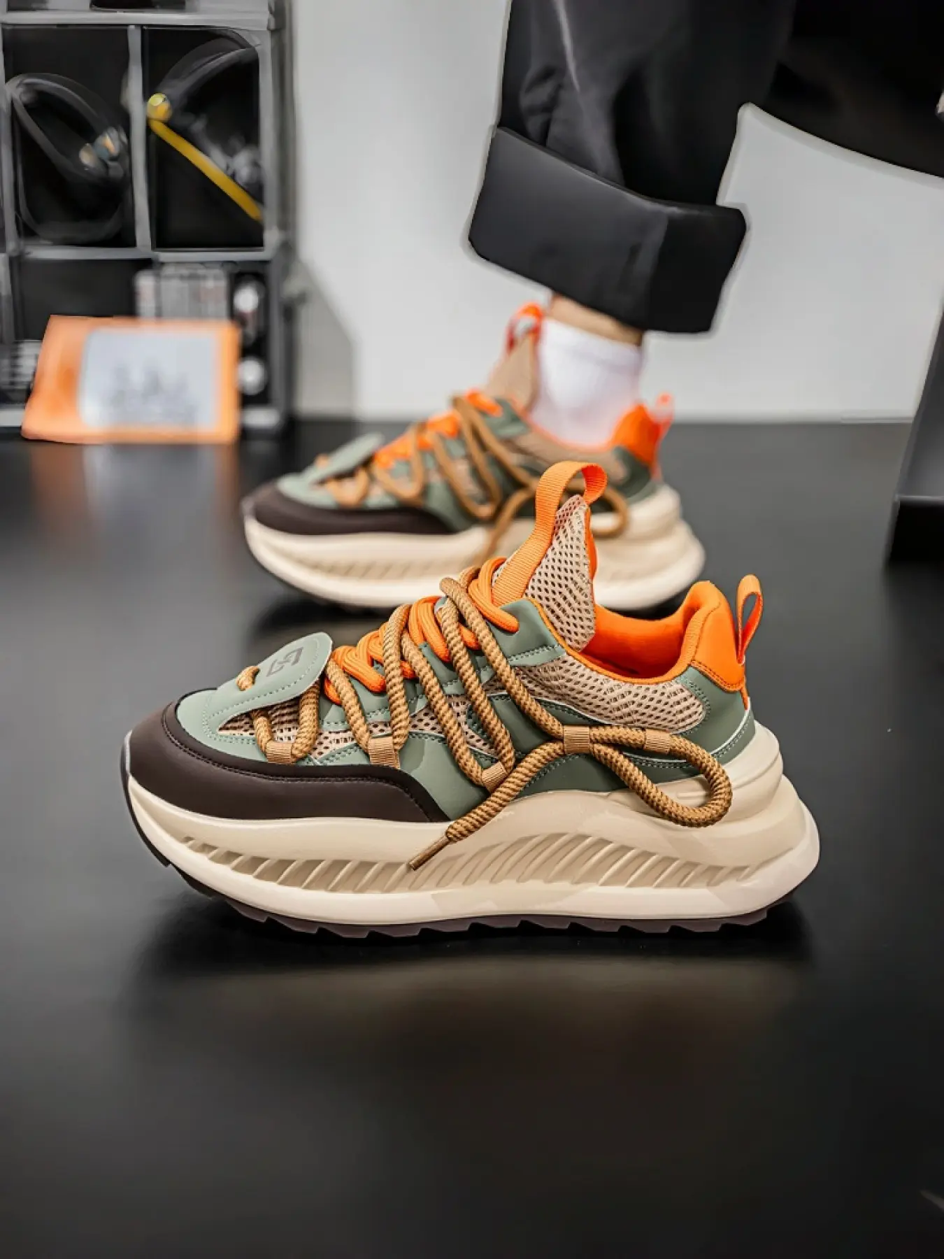 Men's shoes summer breathable mesh thick sole niche design casual sports shoes Sneaker anti slip and wear-resistant high-end feel dad trendy shoes Mesh Fabric Sneakers Casual Athletic Sneakers Casual Sneaker Trainer Non slip sneakers