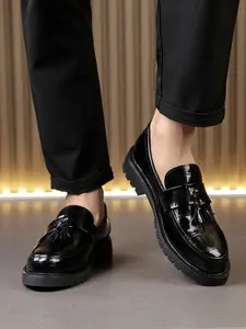 Men's Alligator Pattern Tassel Fringe Loafers, PU Leather Thick Rubber Sole Slip-On Formal Shoes, Stylish Footwear for Men