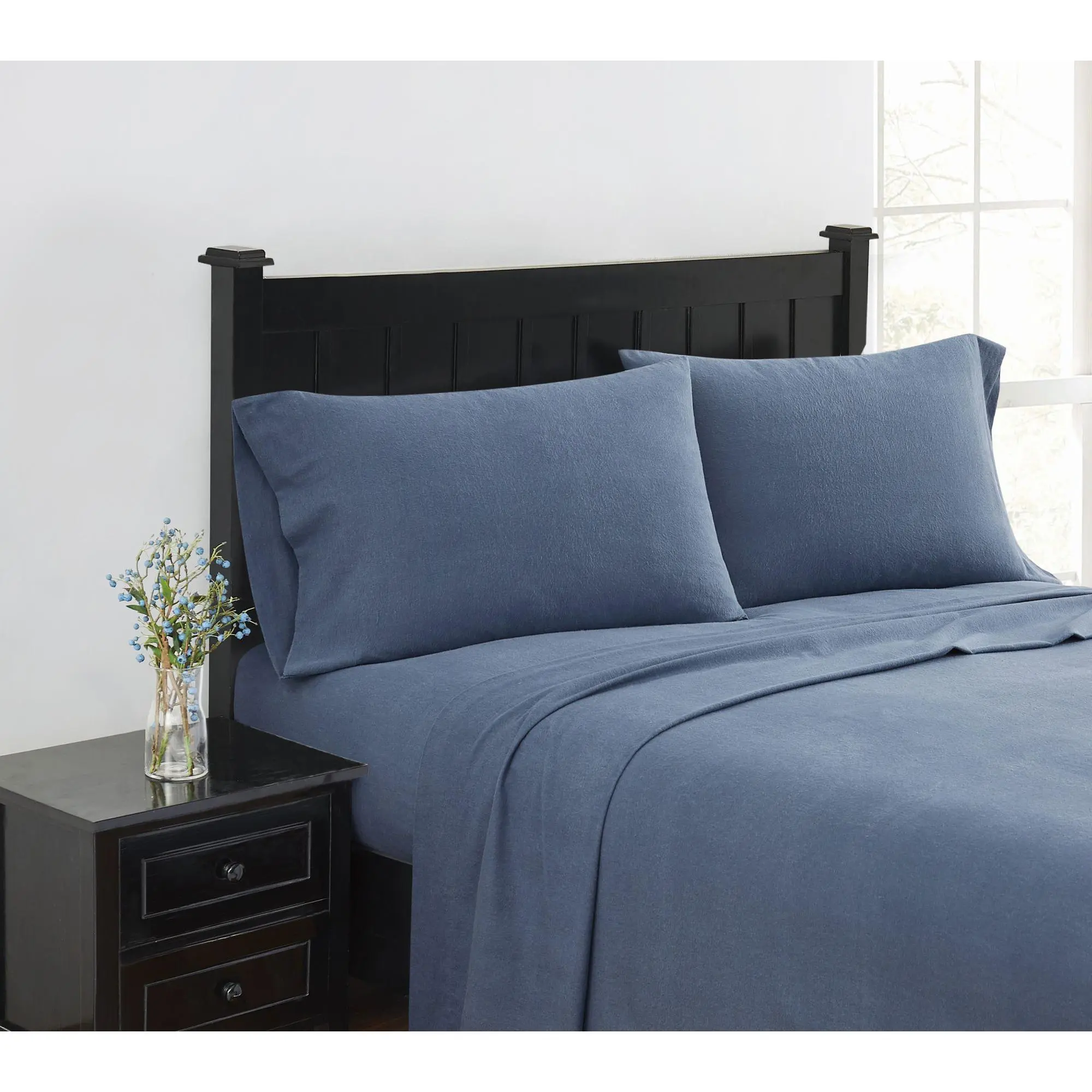London Fog Solid Flannel 4 Piece Queen Sheet Se t