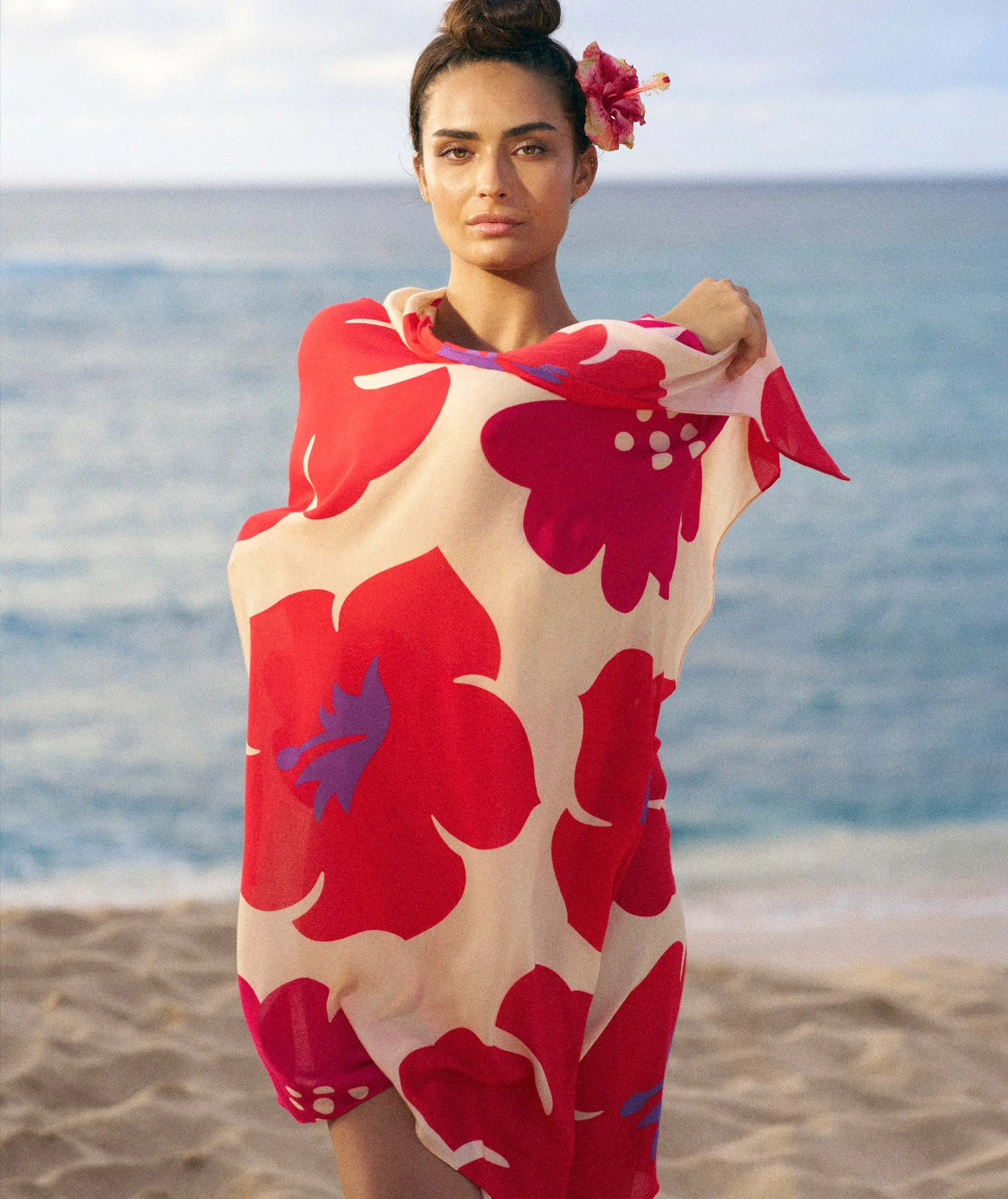 Aloalo Pareo Sand with Hawaiian Airlines