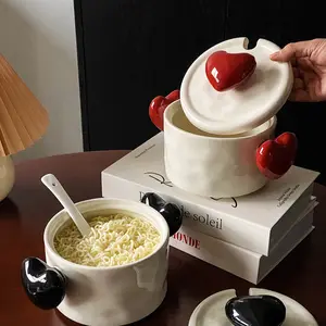 heart-shaped Ceramic Ramen Bowl with Lid Instant Ramen Noodle Bowl Large Soup Bowl with Handle, Ramen bowl with spoon