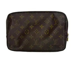 Pre-owned Louis Vuitton Monogram Coated Canvas Toiletry Bags Trousse Toilette 23 Monogram Canvas Cosmetic Bag LOU.T.1031
