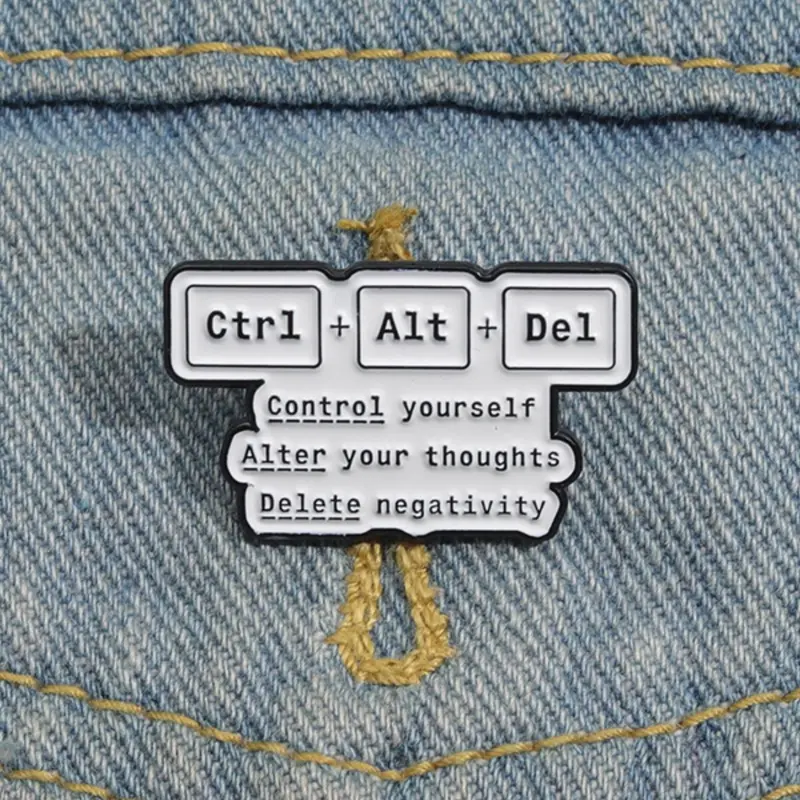 Creative Computer Control Key Design Brooch, Letter Brooch Pin, Fashion Alloy Badge for Daily Clothing Decor, Trendy All-match & Exquisite Brooch for Birthday Gift, Hat Pins, Charms, Women Gifts, Fashion Accessory, Men Accessories, Lapel Pin, Brooch Clip