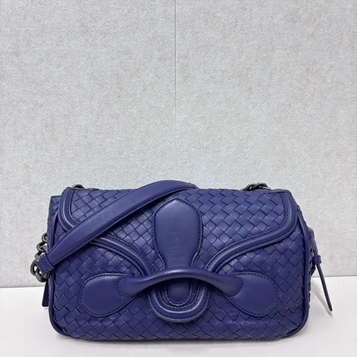 Pre-owned BOTTEGA VENETA leather Crossbody Bags (BV) Royal Blue / Electric Blue (de 22194418