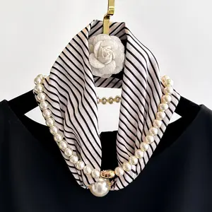 Summer Fashion Magnetic Pearl Scarf for Women, Lightweight Printed Neck Scarf with Magnet Clasp, Elegant Butterfly Pattern Silk Neck Wrap, Versatile Decorative Choker for Spring Autumn, Thin Neck Protection Band for Daily & Party Wear