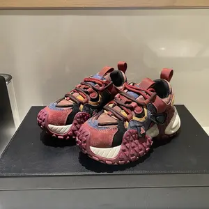 UYCEKK Men'S Outdoor Footwear in Large Sizes, Featuring a Stylish Red And Brown Color Contrast, Designed with a Thick Anti-Slip Sole And Breathable Mesh Straps.Perfect for Light Outdoor Adventures, Trendy Street Outings, And Sports Activities