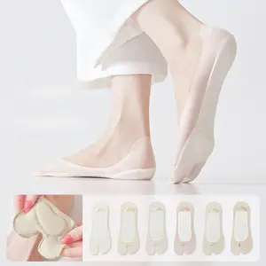 2026 New Ice Silk No-Show Socks: Two-Toe Separation for Dry Comfort, Low-Cut Cushion Liner for Heels & Tabi Shoes