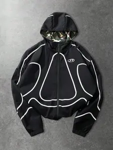 Unisex design, neutral and casual street style, color-blocked camouflage hooded long-sleeve jacket/outerwear, suitable for autumn and winter wear. Stylish, trendy, and personalized outfit, street hip-hop style, suitable for everyday wear.