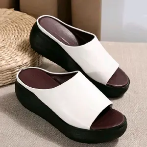 Sandales d'été - Open-toe Slip-On Sandals with White and Black Color Block Design, Ideal for Summer Footwear - Shoe Women
