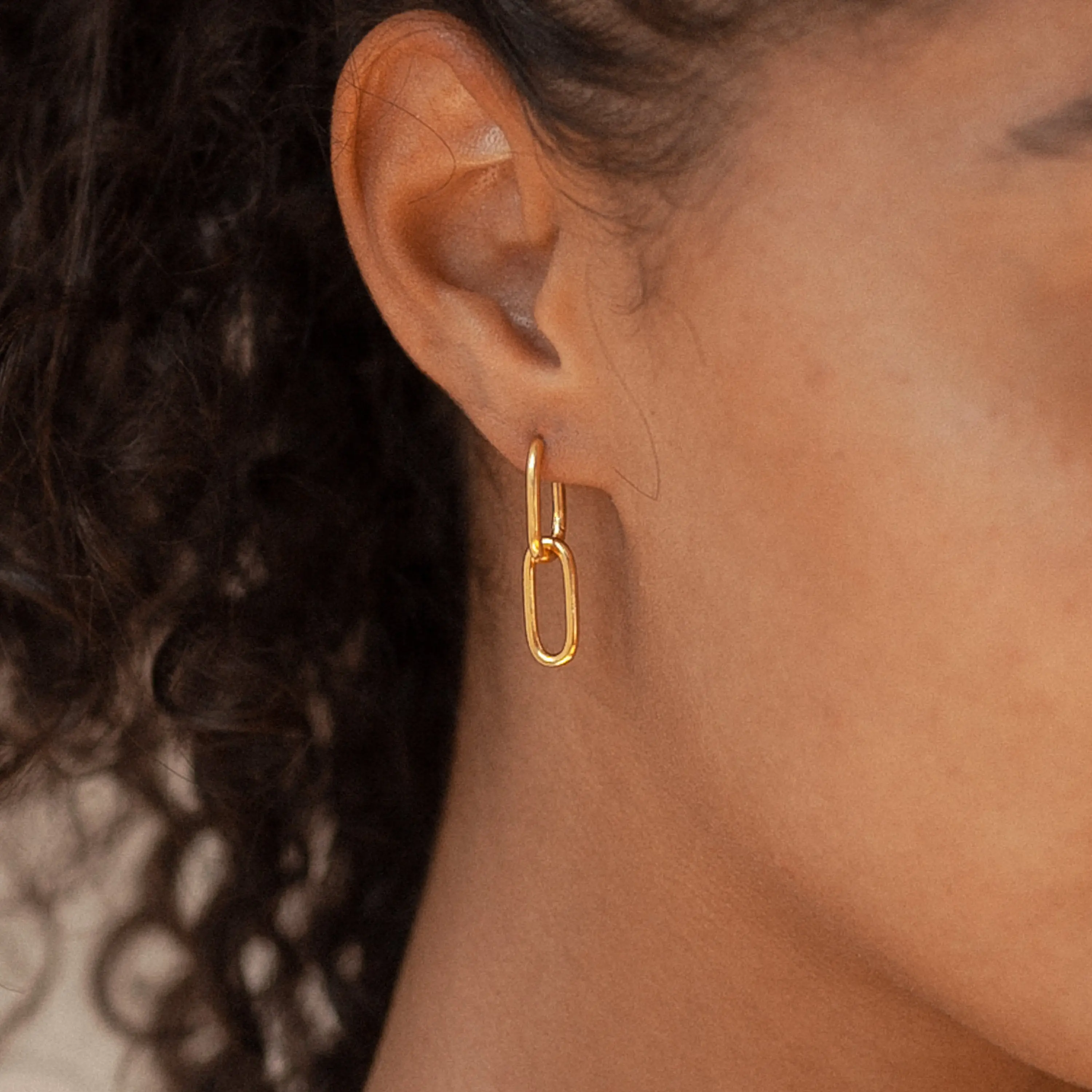 Amanda Link Earrings by Caitlyn Minimalist - Minimalist Dangle Link Hoop Earrings in Gold & Silver - Everyday Jewelry - Gift for Mom