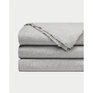 Luxurious Cashmere Blanket with Fringe Detailing