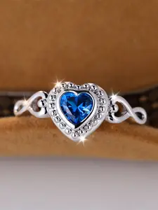 A new heart-shaped sea-inspired love ring made of synthetic crystal, stylish, minimalist, suitable for women to wear during weddings, Artificial Crystal Ring, Heart Design Ring