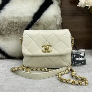Pre-owned CHANEL Classic CF Mini Square Flap Bag — White Quilted Leather, Gold Hardware, Chain Shoulder Bag 866