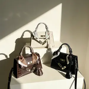 Elegant Flap Lock Shoulder Bag for Women Mini Square Handbag Crocodile Print Tote Bags with Removable Strap for Banquet