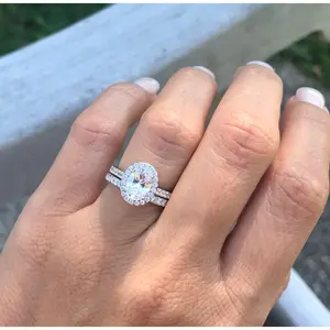 2.25 ctw Classic Oval Halo Bridal Set